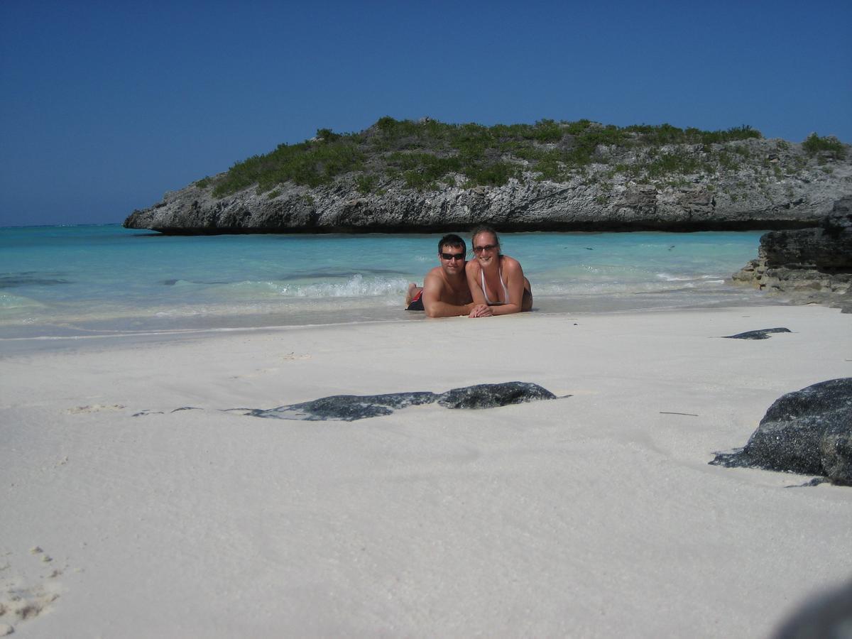 Hollywood Beach Suites Turks And Caicos Whitby Exteriör bild
